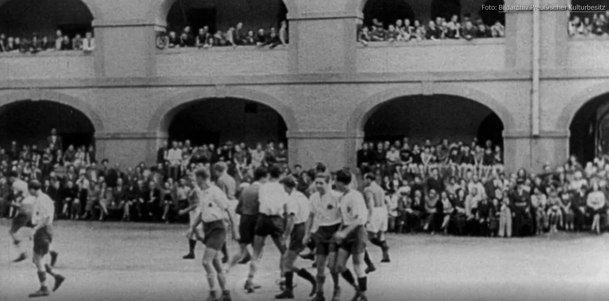 Theresienstadt – Ein Dokumentarfilm aus dem Jüdischen Siedlungsgebiet,